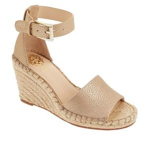 Vince Camuto Espadrilles Gold